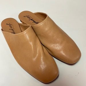 New Free People Reese Mules  size 39